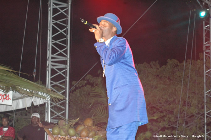 Sanchez - Red Stripe Reggae Sumfest 2005 - International Night - July 22th, 2005 - Negril Travel Guide, Negril Jamaica WI - http://www.negriltravelguide.com - info@negriltravelguide.com...!