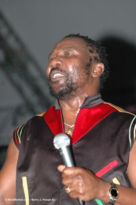 Toots and The Maytails - Red Stripe Reggae Sumfest 2005 - International Night #2 - July 23th, 2005 - Negril Travel Guide, Negril Jamaica WI - http://www.negriltravelguide.com - info@negriltravelguide.com...!