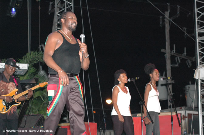 Toots and The Maytails - Red Stripe Reggae Sumfest 2005 - International Night #2 - July 23th, 2005 - Negril Travel Guide, Negril Jamaica WI - http://www.negriltravelguide.com - info@negriltravelguide.com...!