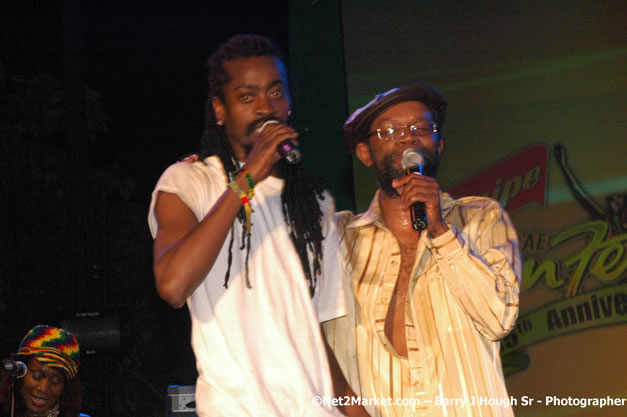 Beeniw Man & Barbee  - Red Stripe Reggae Sumfest 2007 - Zenith - Saturday, July 21, 2007 - Catherine Hall, Montego Bay, St James, Jamaica W.I. - Negril Travel Guide, Negril Jamaica WI - http://www.negriltravelguide.com - info@negriltravelguide.com...!