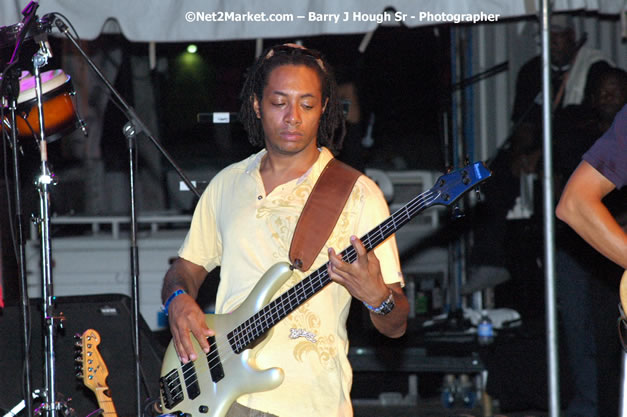 Rootz Underground - Red Stripe Reggae Sumfest 2007 - Zenith - Saturday, July 21, 2007 - Catherine Hall, Montego Bay, St James, Jamaica W.I. - Negril Travel Guide, Negril Jamaica WI - http://www.negriltravelguide.com - info@negriltravelguide.com...!