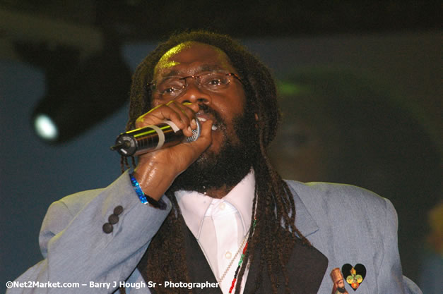 Tarrus Riley - Red Stripe Reggae Sumfest 2007 - Zenith - Saturday, July 21, 2007 - Catherine Hall, Montego Bay, St James, Jamaica W.I. - Negril Travel Guide, Negril Jamaica WI - http://www.negriltravelguide.com - info@negriltravelguide.com...!