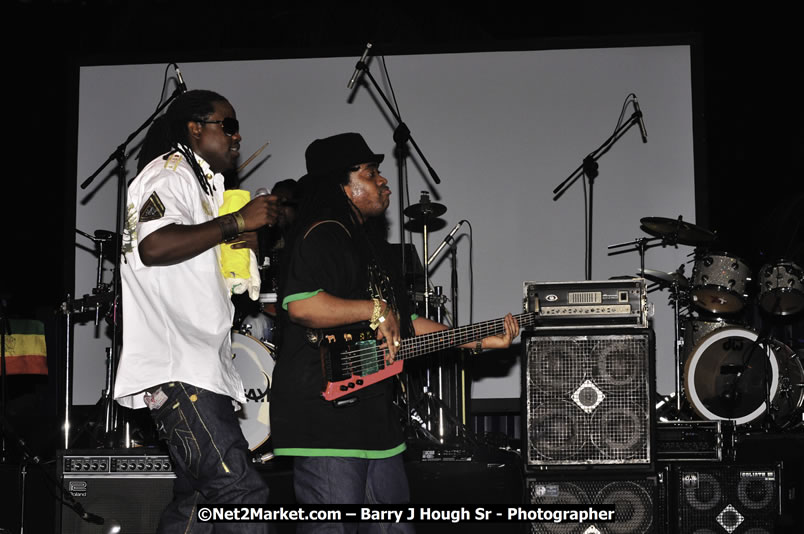 Bonafide @ Red Stripe Reggae Sumfest 2008 International Night 2, Catherine Hall, Montego Bay - Saturday, July 19, 2008 - Reggae Sumfest 2008 July 13 - July 19, 2008 - Photographs by Net2Market.com - Barry J. Hough Sr. Photojournalist/Photograper - Photographs taken with a Nikon D300 - Negril Travel Guide, Negril Jamaica WI - http://www.negriltravelguide.com - info@negriltravelguide.com...!