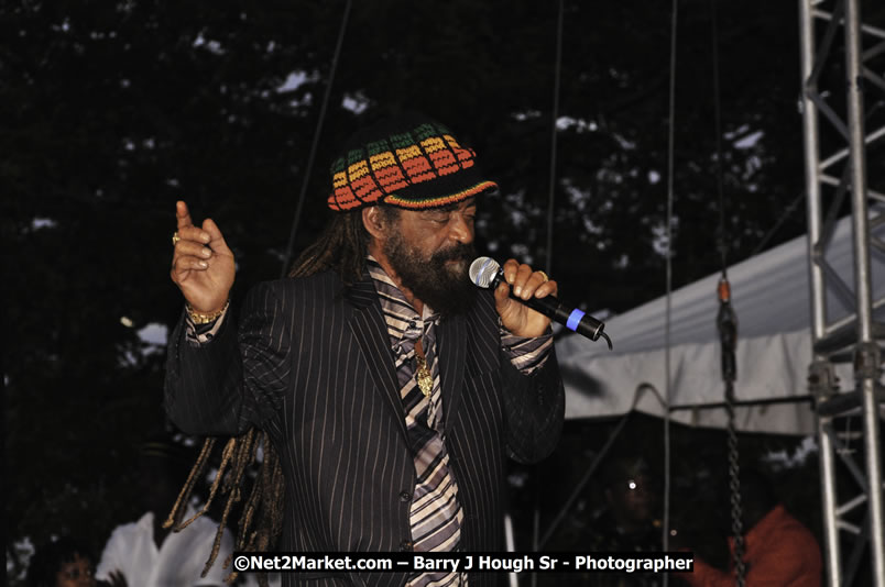 John Holt @ Red Stripe Reggae Sumfest 2008 International Night 2, Catherine Hall, Montego Bay - Saturday, July 19, 2008 - Reggae Sumfest 2008 July 13 - July 19, 2008 - Photographs by Net2Market.com - Barry J. Hough Sr. Photojournalist/Photograper - Photographs taken with a Nikon D300 - Negril Travel Guide, Negril Jamaica WI - http://www.negriltravelguide.com - info@negriltravelguide.com...!