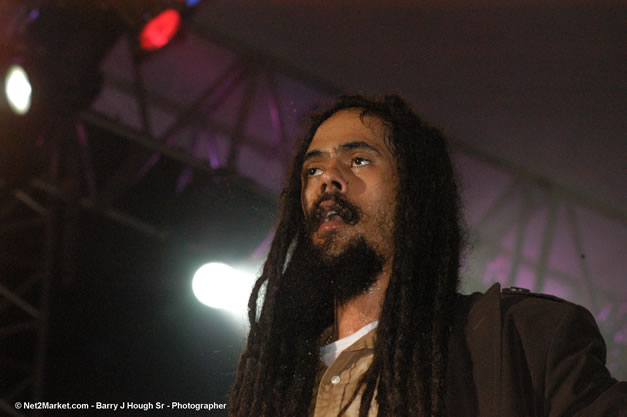 Damian Marley - Red Stripe Reggae Sumfest 2006 - The Summit - Jamaica's Greatest, The World's Best - Saturday, July 22, 2006 - Montego Bay, Jamaica - Negril Travel Guide, Negril Jamaica WI - http://www.negriltravelguide.com - info@negriltravelguide.com...!