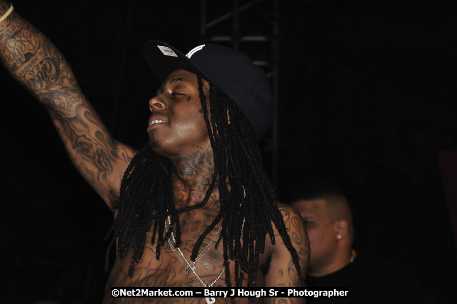 Lil Wayne @ Reggae Sumfest 2008 International Night 2, Catherine Hall, Montego Bay - Saturday, July 19, 2008 - Reggae Sumfest 2008 July 13 - July 19, 2008 - Photographs by Net2Market.com - Barry J. Hough Sr. Photojournalist/Photograper - Photographs taken with a Nikon D300 - Negril Travel Guide, Negril Jamaica WI - http://www.negriltravelguide.com - info@negriltravelguide.com...!