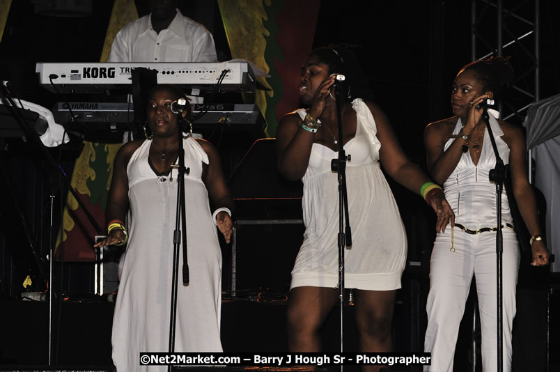 Tarrus Riley @ Reggae Sumfest 2008 International Night 2, Catherine Hall, Montego Bay - Saturday, July 19, 2008 - Reggae Sumfest 2008 July 13 - July 19, 2008 - Photographs by Net2Market.com - Barry J. Hough Sr. Photojournalist/Photograper - Photographs taken with a Nikon D300 - Negril Travel Guide, Negril Jamaica WI - http://www.negriltravelguide.com - info@negriltravelguide.com...!