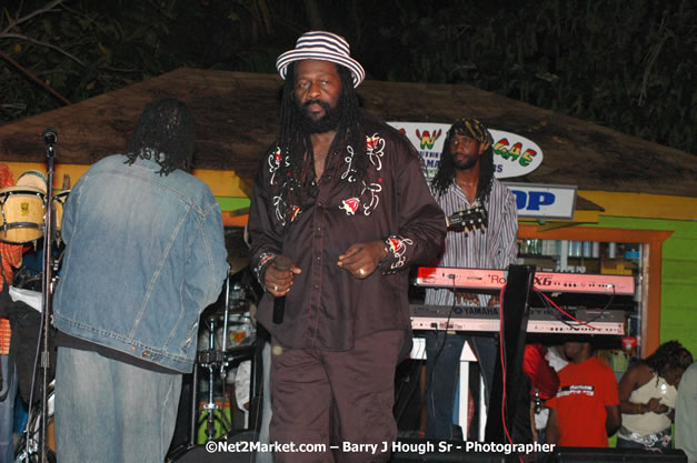 Tarrus Riley, Jimmy Riley, and Dwayne Stephensen - Money Cologne Promotions in association with "British Link Up" presents Summer Jam featuring She's Royal Tarrus Riley & Jimmy Riley - Plus Ras Slick, Sham Dawg, and Whiskey Bagio @ Roots Bamboo, Norman Manley Boulevard, Negril, Jamaica W.I. - Backed up Dean Fraser & The Hurricanne Band - MC Barry G and Rev. BB - July 25, 2007 - Negril Travel Guide.com, Negril Jamaica WI - http://www.negriltravelguide.com - info@negriltravelguide.com...!