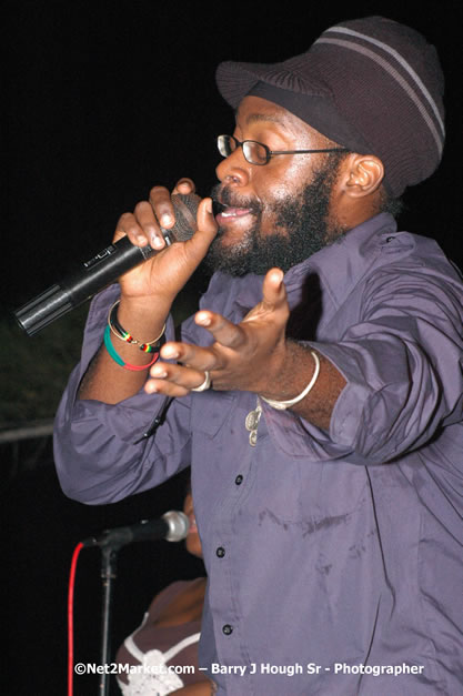 Tarrus Riley, Jimmy Riley, and Dwayne Stephensen - Money Cologne Promotions in association with "British Link Up" presents Summer Jam featuring She's Royal Tarrus Riley & Jimmy Riley - Plus Ras Slick, Sham Dawg, and Whiskey Bagio @ Roots Bamboo, Norman Manley Boulevard, Negril, Jamaica W.I. - Backed up Dean Fraser & The Hurricanne Band - MC Barry G and Rev. BB - July 25, 2007 - Negril Travel Guide.com, Negril Jamaica WI - http://www.negriltravelguide.com - info@negriltravelguide.com...!