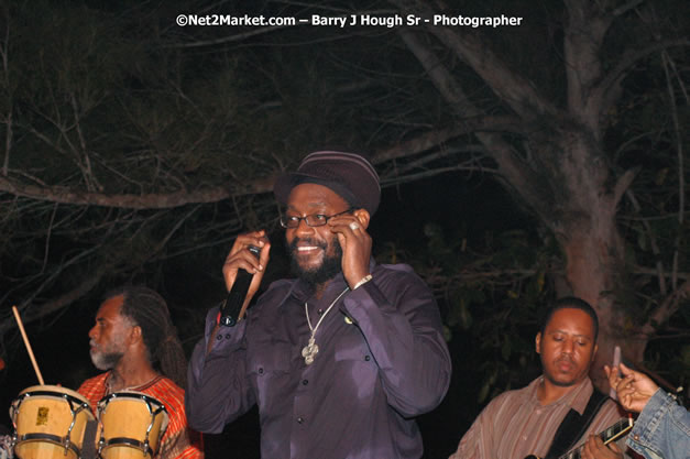 Tarrus Riley, Jimmy Riley, and Dwayne Stephensen - Money Cologne Promotions in association with "British Link Up" presents Summer Jam featuring She's Royal Tarrus Riley & Jimmy Riley - Plus Ras Slick, Sham Dawg, and Whiskey Bagio @ Roots Bamboo, Norman Manley Boulevard, Negril, Jamaica W.I. - Backed up Dean Fraser & The Hurricanne Band - MC Barry G and Rev. BB - July 25, 2007 - Negril Travel Guide.com, Negril Jamaica WI - http://www.negriltravelguide.com - info@negriltravelguide.com...!