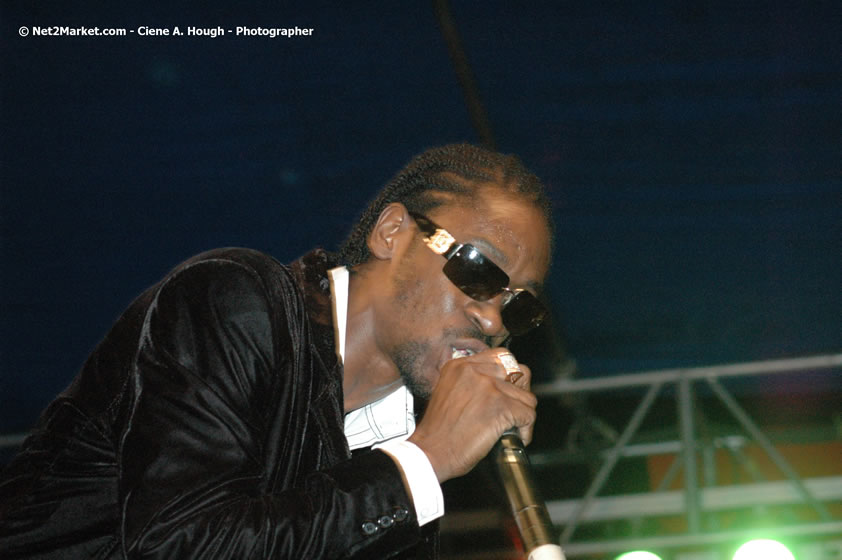 Bounty Killer - Smile Jamaica, Nine Miles, St Anns, Jamaica - Saturday, February 10, 2007 - The Smile Jamaica Concert, a symbolic homecoming in Bob Marley's birthplace of Nine Miles - Negril Travel Guide, Negril Jamaica WI - http://www.negriltravelguide.com - info@negriltravelguide.com...!