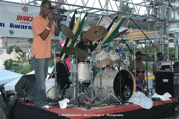 The Ministry of Toursim & The Jamaica Tourist Board present Tourism Awareness Concert in Commemoration of the Start of the 07/08 Winter Tourist Season - Guest Performers: Third World, Tessane Chin, Etana, Assassin, One Third, Christopher Martin, Gumption Band - Saturday, December 15, 2007 - Old Hospital Site, on the Hip Strip, Montego Bay, Jamaica W.I. - Photographs by Net2Market.com - Barry J. Hough Sr, Photographer - Negril Travel Guide, Negril Jamaica WI - http://www.negriltravelguide.com - info@negriltravelguide.com...!