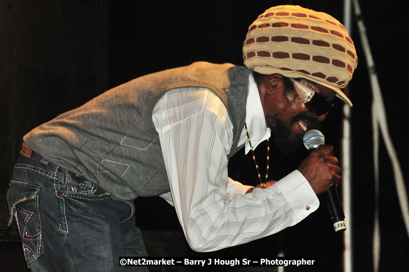 Coco T @ Unite The People An International Reggae Fest, Featuring: Beres Hammond, Coco T, Queen Ifrica, Khalil, Cameal Davis, Iley Dread, Rochelle, Geoffrey Star, Ras Penco, Kool DeLoy, Otis Gayle, J.McKay, Tiney Winey, Venue at Norman Manley Boulevard, Negril, Westmoreland, Jamaica - Saturday, April 4, 2009 - Photographs by Net2Market.com - Barry J. Hough Sr, Photographer/Photojournalist - Negril Travel Guide, Negril Jamaica WI - http://www.negriltravelguide.com - info@negriltravelguide.com...!