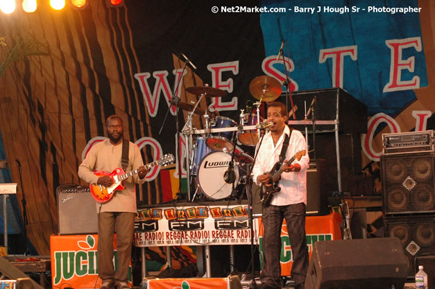 Freddie McGregor @ Western Consciousness 2007 - Presented by King of Kings Productons - Saturday, April 28, 2007 - Llandilo Cultural Centre, Savanna-La-Mar, Westmoreland, Jamaica W.I. - Negril Travel Guide, Negril Jamaica WI - http://www.negriltravelguide.com - info@negriltravelguide.com...!