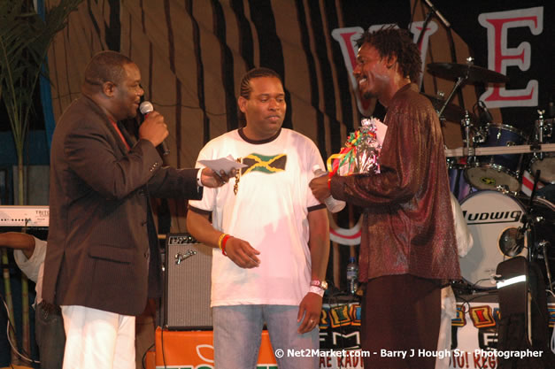 Kenyatta Hill @ Western Consciousness 2007 - Presented by King of Kings Productons - Saturday, April 28, 2007 - Llandilo Cultural Centre, Savanna-La-Mar, Westmoreland, Jamaica W.I. - Negril Travel Guide, Negril Jamaica WI - http://www.negriltravelguide.com - info@negriltravelguide.com...!