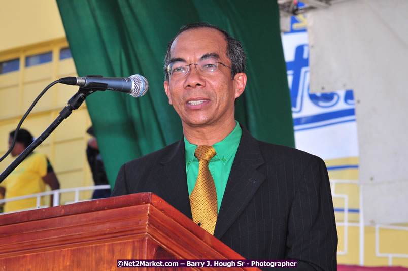 The City of Montego Bay Welcomes Our 2008 Olympians - Western Motorcade - Civic Ceremony - A Salute To Our Beijing Heros - Sam Sharpe Square, Montego Bay, Jamaica - Tuesday, October 7, 2008 - Photographs by Net2Market.com - Barry J. Hough Sr. Photojournalist/Photograper - Photographs taken with a Nikon D300 - Negril Travel Guide, Negril Jamaica WI - http://www.negriltravelguide.com - info@negriltravelguide.com...!